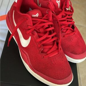 Nike KOBE 8 GS ‘university red’